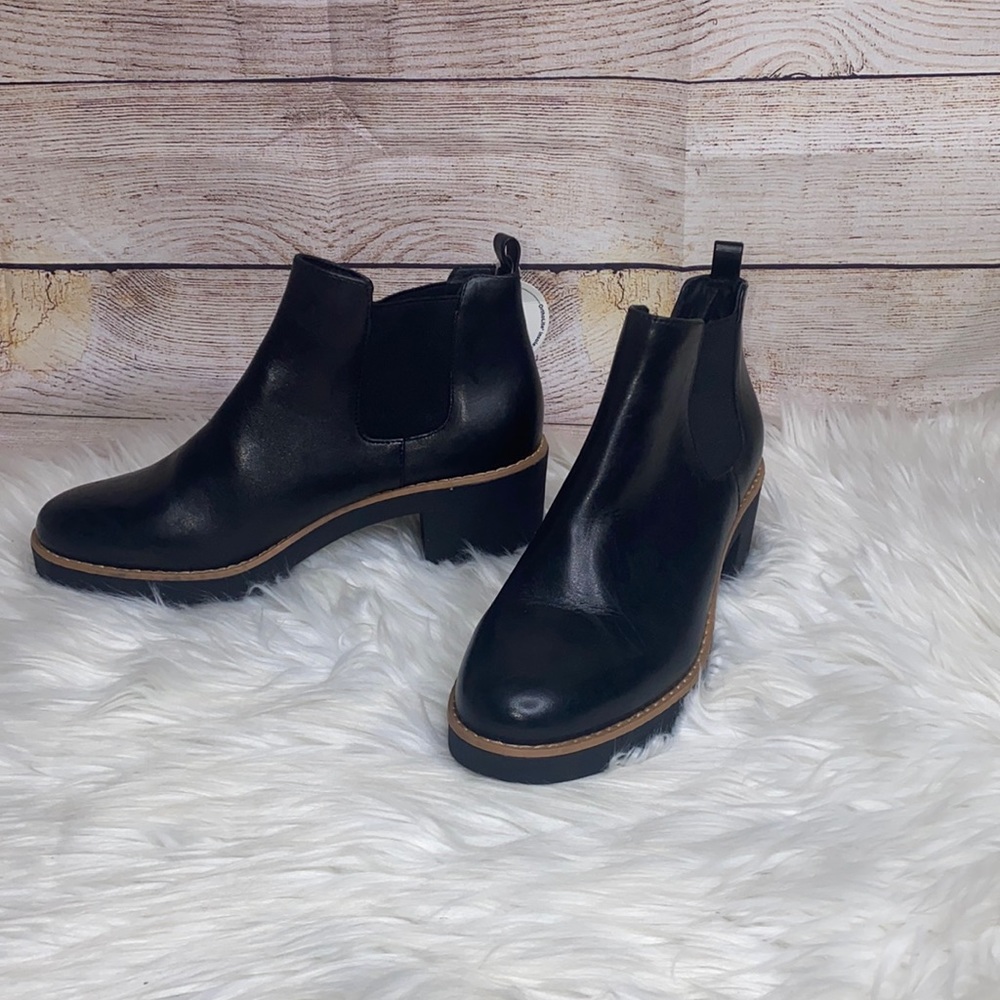 NWT Caslon 'Miller' Water Resistant Chelsea Boot 7M